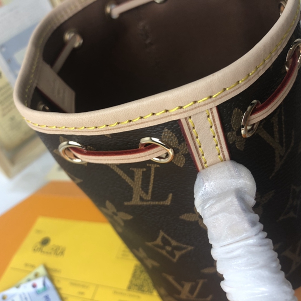 ルイヴィトンバッグ素材ディテール